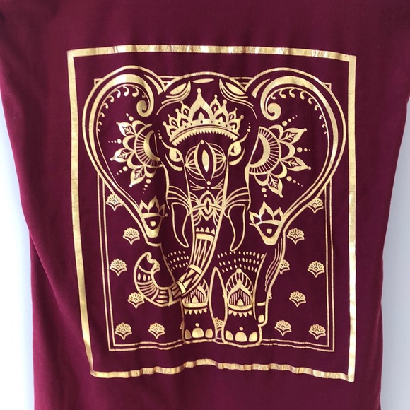 No Boundaries: NWOT vibrant maroon / gold tank top - Picture 2 of 4